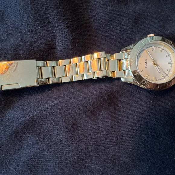 Fossil Gold Metal Clasp - Picture 4 of 4